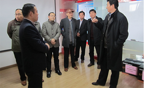 王區(qū)長對我司指導 王區(qū)長對我司指導