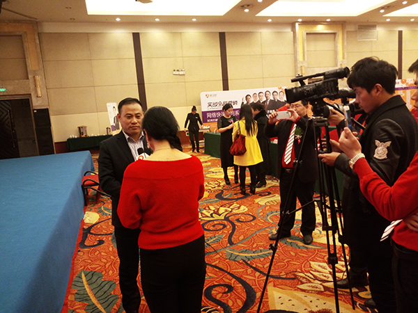 安徽各界媒體采訪章福春總經理 安徽各界媒體采訪章福春總經理