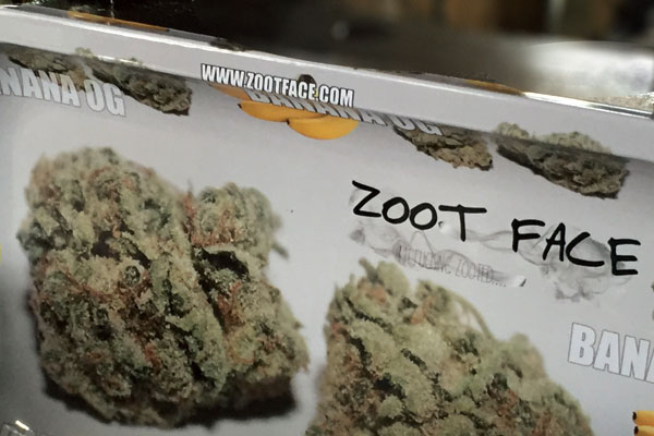 托盤(pán)壓邊預(yù)彎長(zhǎng)邊.jpg 托盤(pán)壓邊預(yù)彎長(zhǎng)邊.jpg