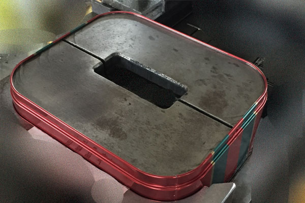 香水鐵盒上卷線.jpg 香水鐵盒上卷線.jpg