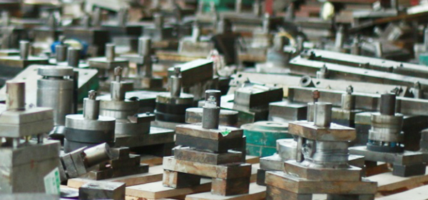 模具現(xiàn)場(chǎng).jpg 模具現(xiàn)場(chǎng).jpg