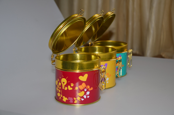 鐵盒包裝.jpg 鐵盒包裝.jpg