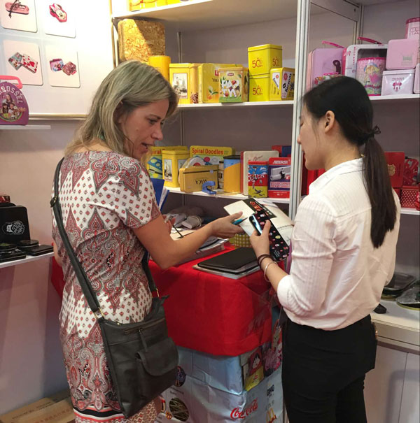 客戶參觀2.jpg 客戶參觀2.jpg