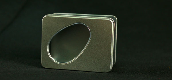 血壓儀鐵盒包裝.jpg 血壓儀鐵盒包裝.jpg