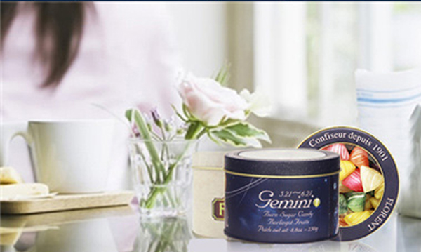 費列羅星座鐵盒.jpg 費列羅星座鐵盒.jpg