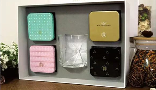 方形蜂蜜鐵盒.jpg 方形蜂蜜鐵盒.jpg