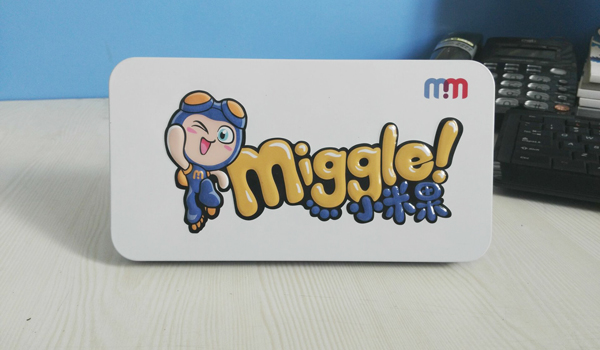 棉襪鐵盒包裝.jpg 棉襪鐵盒包裝.jpg