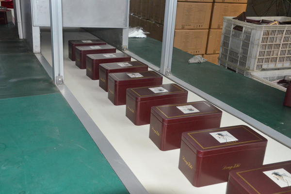 車間質(zhì)檢流水線.jpg 車間質(zhì)檢流水線.jpg