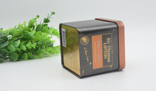 茶葉鐵盒.jpg 茶葉鐵盒.jpg