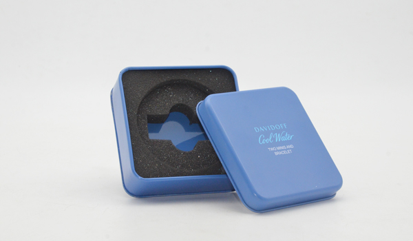 電子產(chǎn)品鐵盒.jpg 電子產(chǎn)品鐵盒.jpg