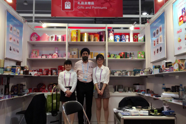 廣交會客戶合影 廣交會客戶合影