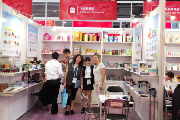 廣交會客戶合影 廣交會客戶合影