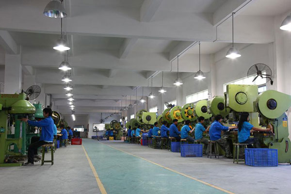 金裕制罐車間現(xiàn)場(chǎng) 金裕制罐車間現(xiàn)場(chǎng)