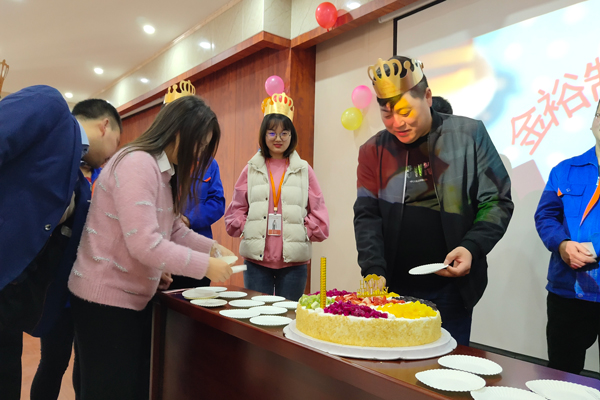 金裕制罐張芳 金裕制罐張芳