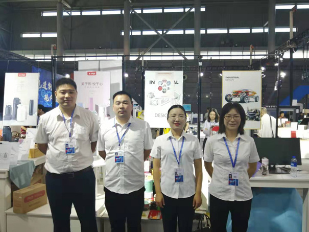 鐵盒廠家金裕制罐參展2019世界制造業(yè)大會(huì) 鐵盒廠家金裕制罐參展2019世界制造業(yè)大會(huì)