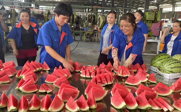 吃西瓜.jpg 吃西瓜.jpg